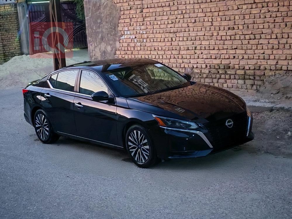نيسان ألتيما